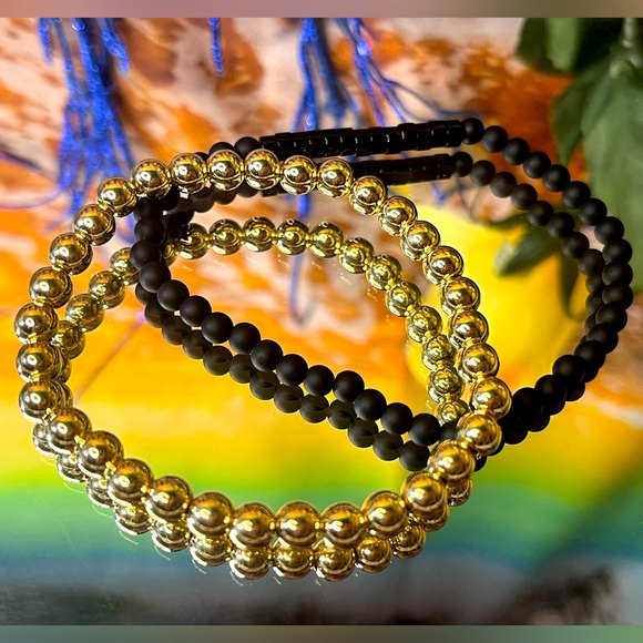 Minimalist Bead Bracelet set Onyx & Small Stone - Picture 2 of 9